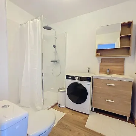 Face Et Acces Direct Apartment
